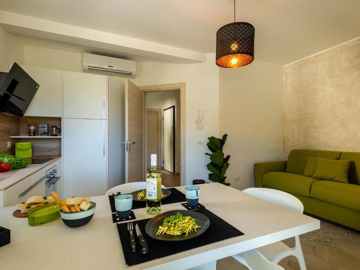 Villa Hanbury With Swimming Pool And Parking In อาลัสซิโอ ภายนอก รูปภาพ